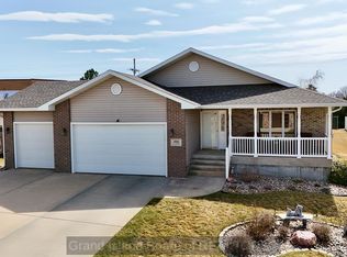 4061 Northview Dr, Grand Island, NE 68803
