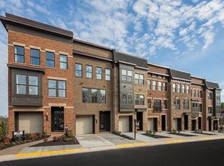 3123 Sundrops Ct, Fairfax, VA 22031