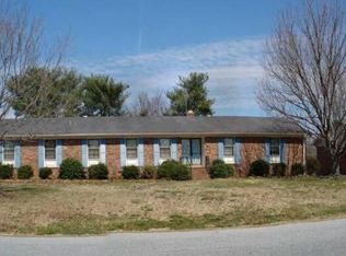10 Coachman Dr, Taylors, SC 29687