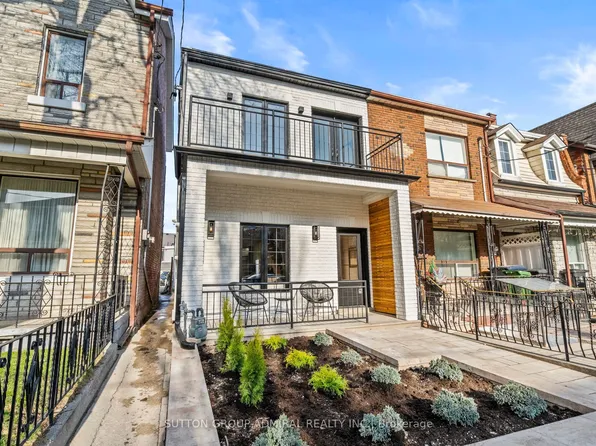 25 Coolmine Rd, Toronto, ON M6J 3G1