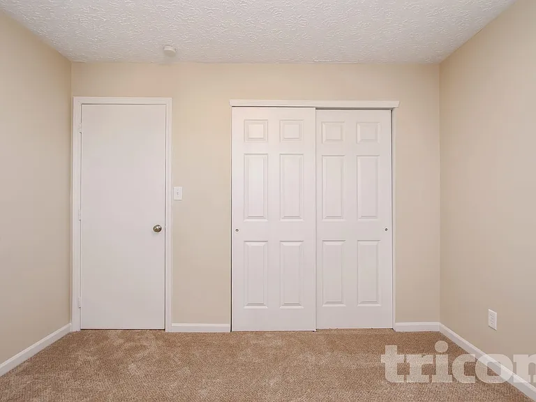 4475 Connaught East Dr — Photo 9