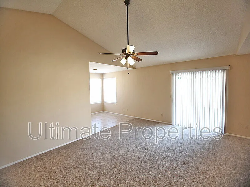 3 bed, 2.0 bath, 1440 sqft, $1,995 — Photo 2