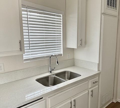 2nd image of 5740 Fayette St APT 206