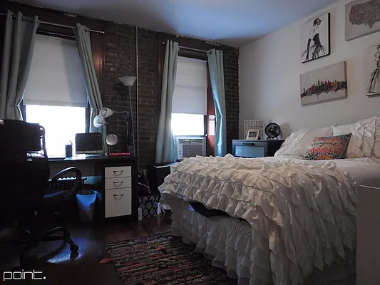 Rented by Point NYC | media 36