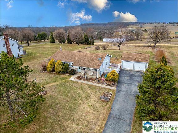 5th image of 8161 Valley View Rd