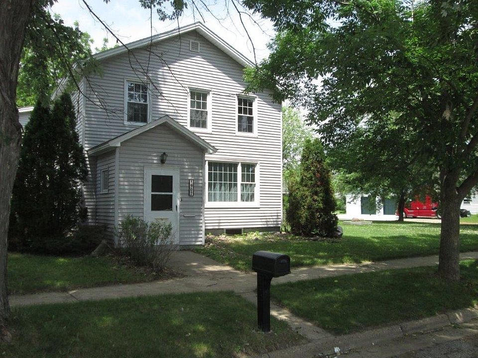 1st image of 907 Tyler St