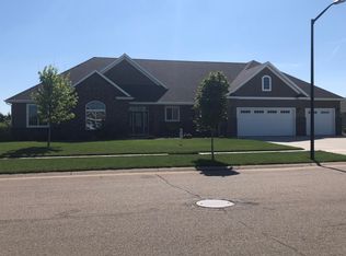 901 Crystal Ridge Rd, Brookings, SD 57006