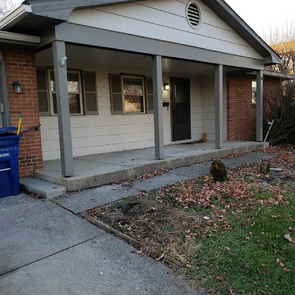 1349 Chesfield Dr E photo 1