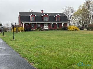 5909 Swan Rd, Pemberville, OH 43450