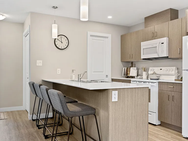 1650 Devonshire Dr W — Photo 30