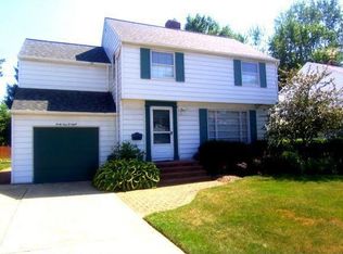 4908 Oakland Dr, Lyndhurst, OH