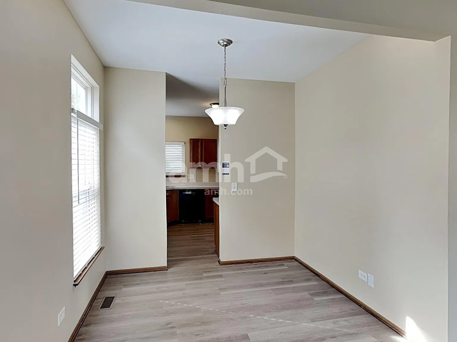 4 bed, 2.5 bath, 2115 sqft, $3,295 — Photo 4