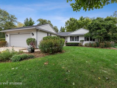640 Ridgewood Ln, Libertyville, IL, 60048