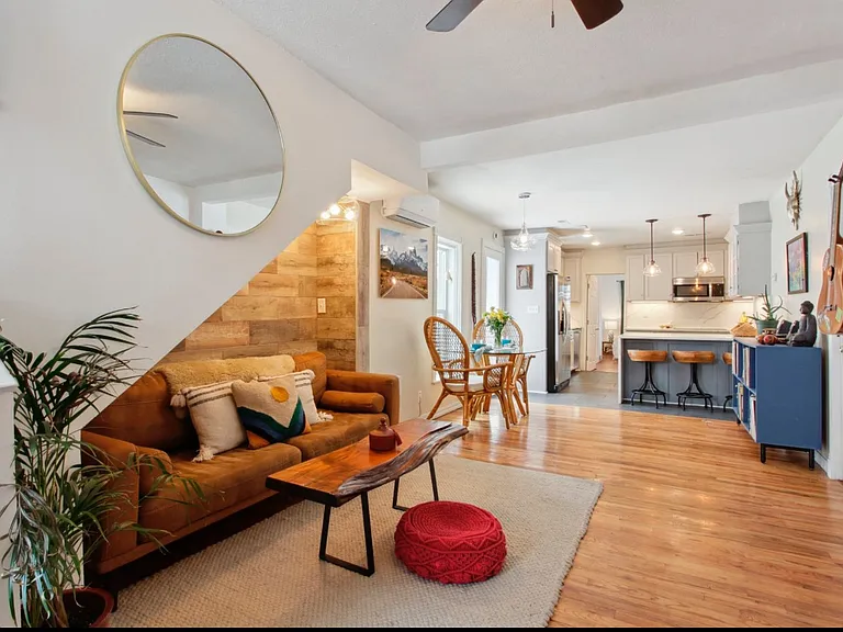 3435 N Franklin St — Photo 2
