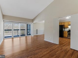 11804 Breton Ct APT 32C, Reston, VA 20191
