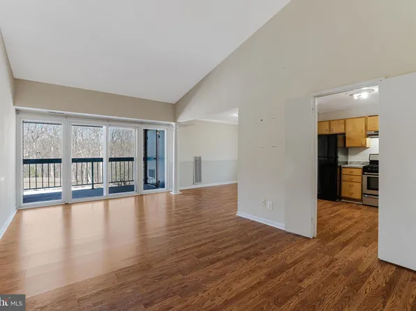 11804 Breton Ct APT 32C, Reston, VA 20191