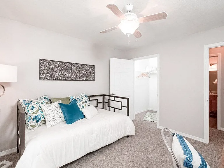 Venue at Lockwood Apartment Homes — Photo 18