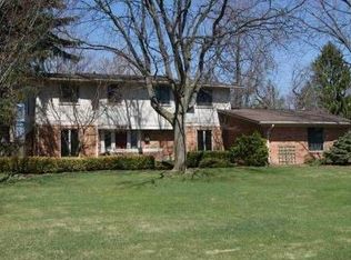 5626 Apple Ridge Trl, West Bloomfield, MI 48322