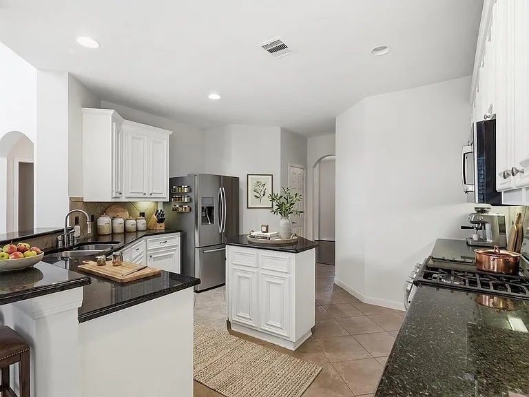 26227 Bright Dawn Ct — Photo 8