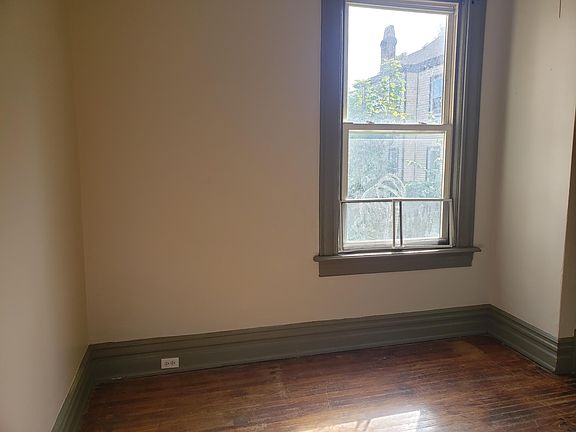 2nd image of 1821 Greenup St #1