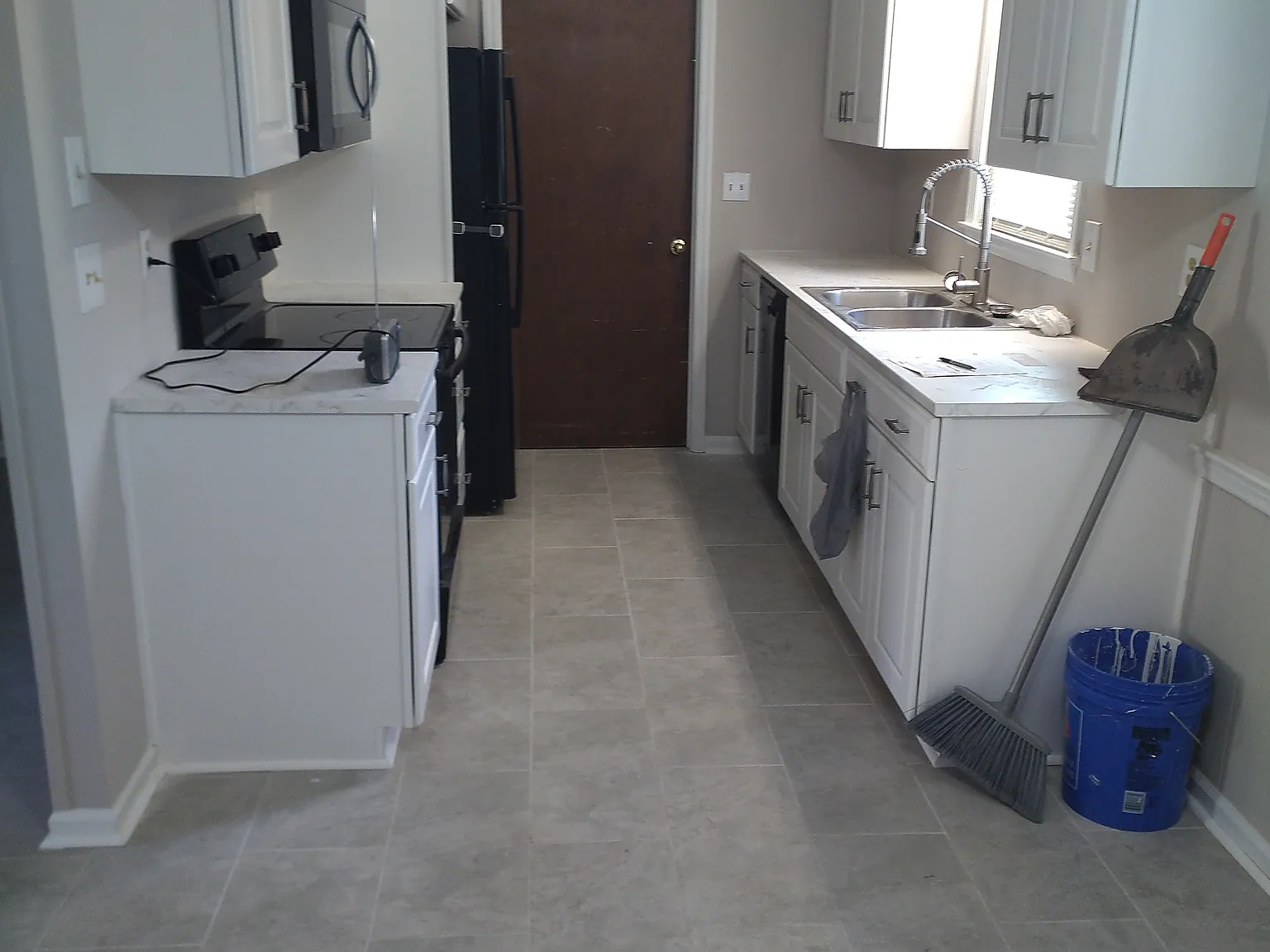 3 bed, 1.5 bath, 1008 sqft, $2,100 — Photo 4