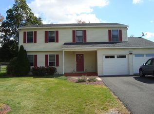 6719 Old Grange Rd, Slatington, PA 18080