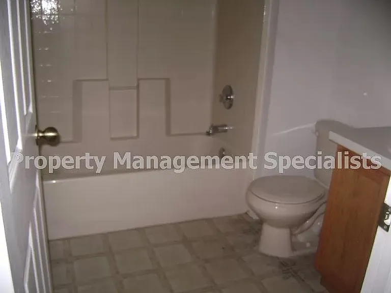 826 Battery Pointe Dr — Photo 2