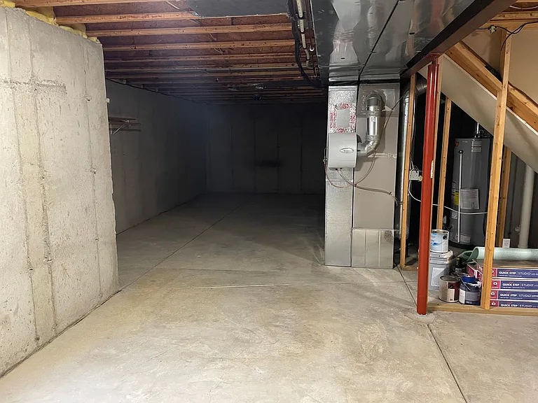 494 S Tamera Ave — Photo 33