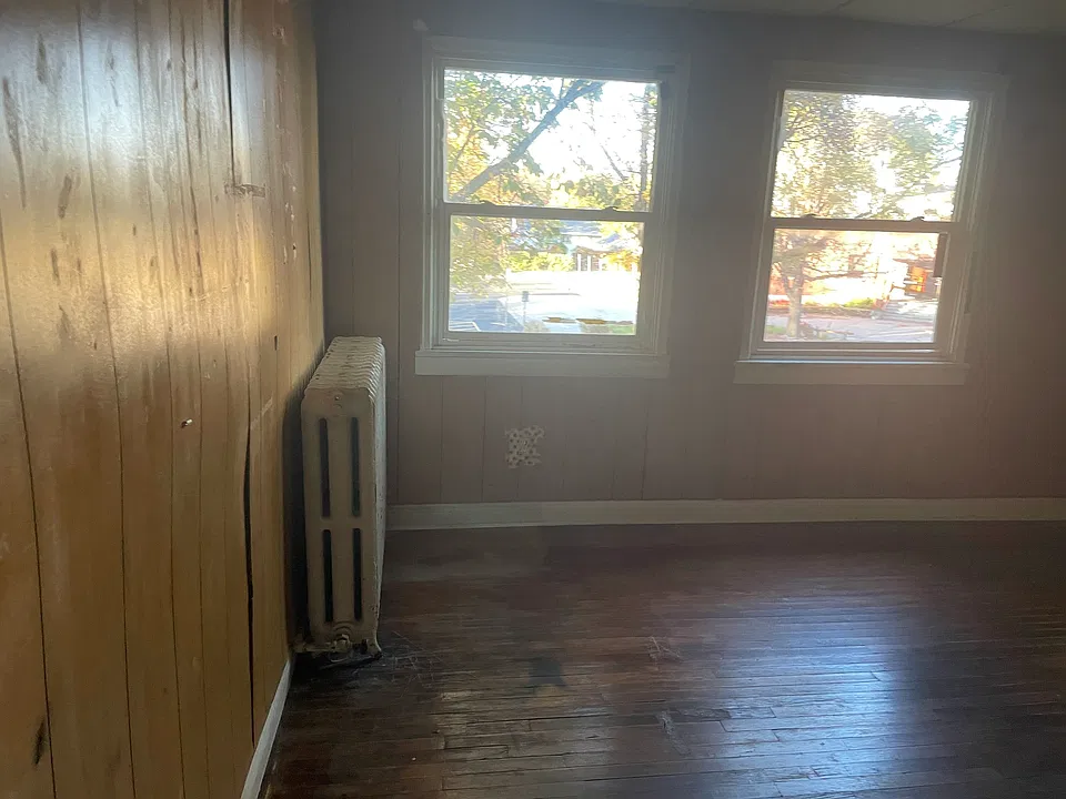 18 Lewis Ave #8