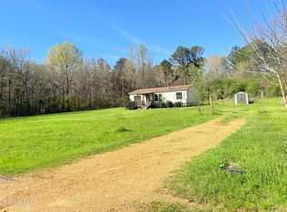 1015 Lomax Ln, Crystal Springs, MS 39059