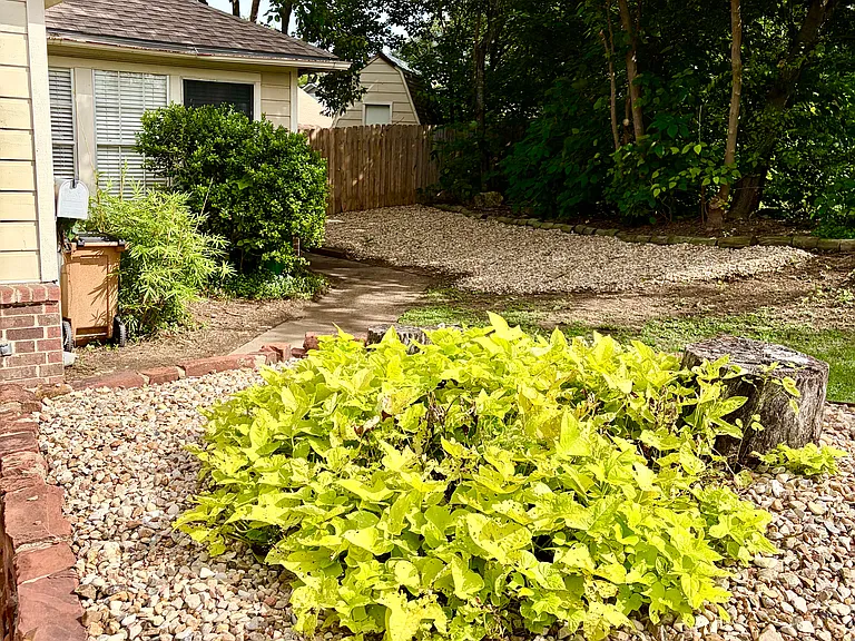 9102 Japonica Ct #A — Photo 4