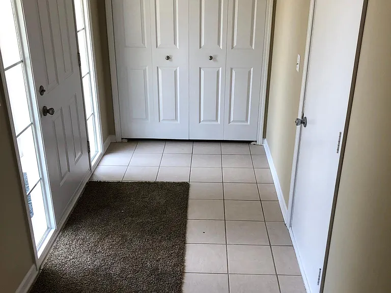 45682 Warwick Dr — Photo 1