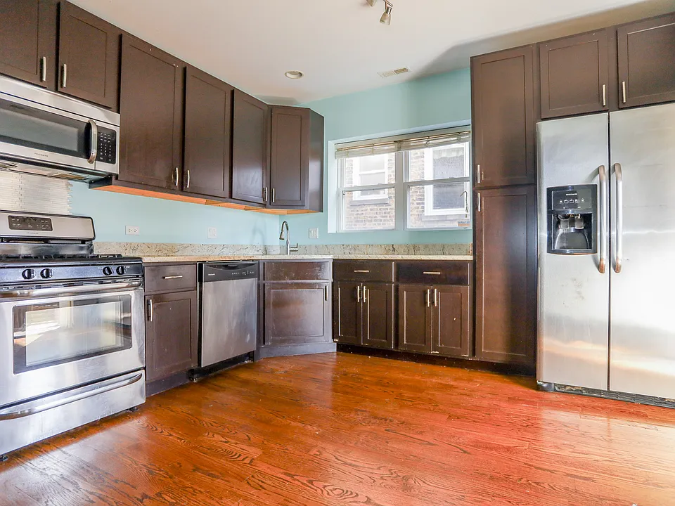 2043 W Arthur Ave #3E