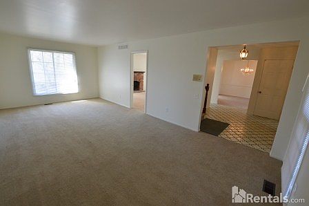 3rd image of 4421 Walnut Woods Dr