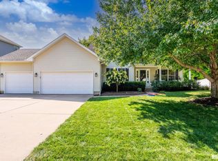 1198 Bridgeview Pl, Le Claire, IA
