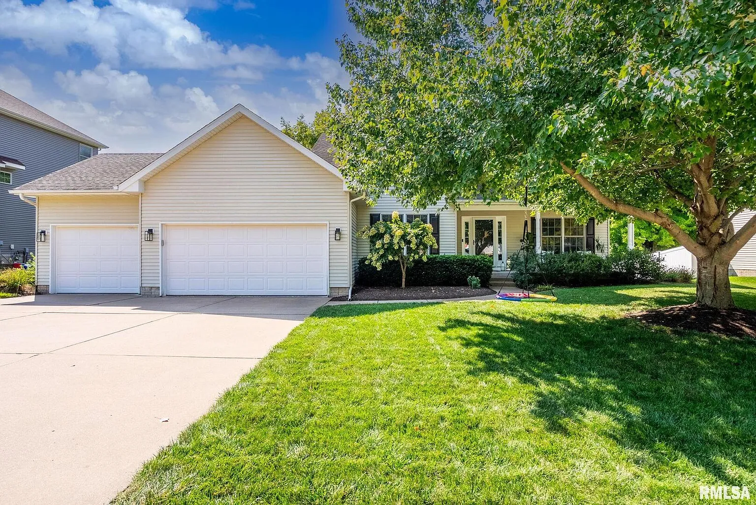 1198 Bridgeview Pl photo 1