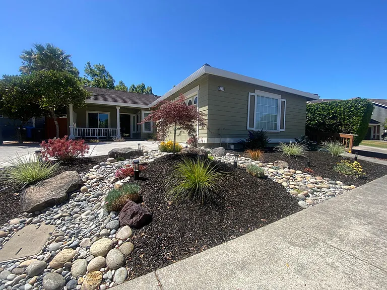Stone Creek Dr — Photo 4