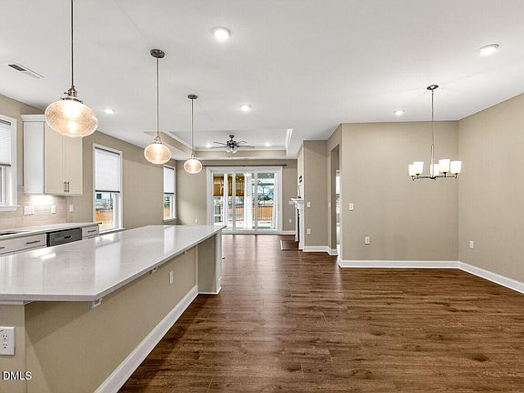 3rd image of 367 Steeplechase Blvd