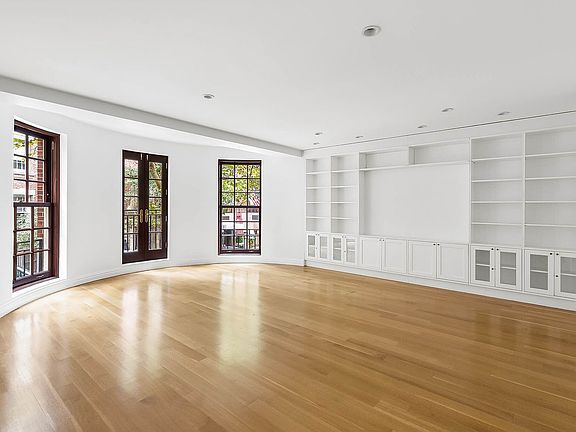 3rd image of 35 E 63rd St #2