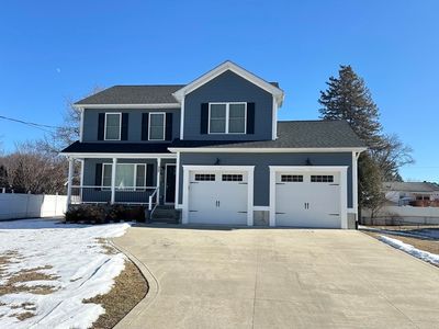 30 Larchmont St, Chicopee, MA, 01013
