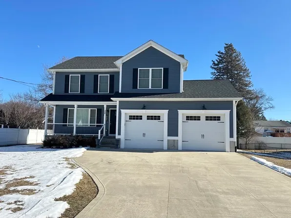 30 Larchmont St, Chicopee, MA 01013