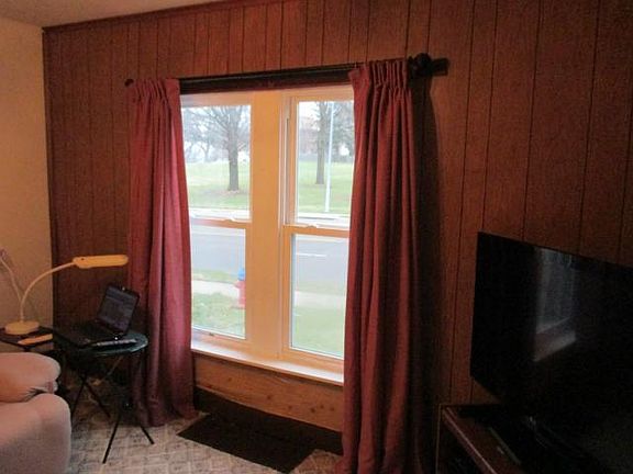 4th image of 1333 Metropolitan Ave