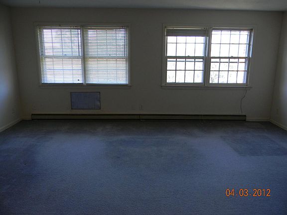 4th image of 725 Whitney Ave APT B2