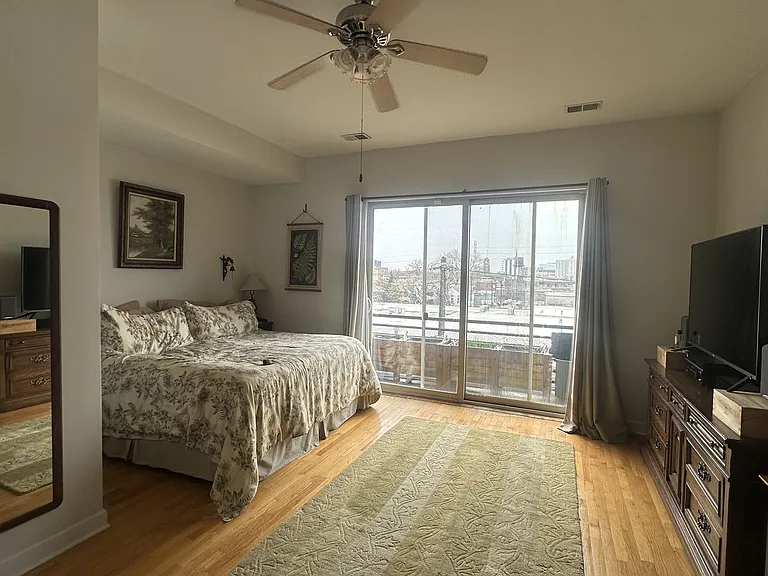 1627 W Grand Ave #3 — Photo 9