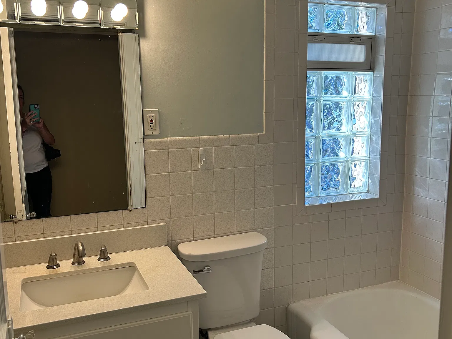 1 bed, 900 sqft, $1,500 — Photo 1