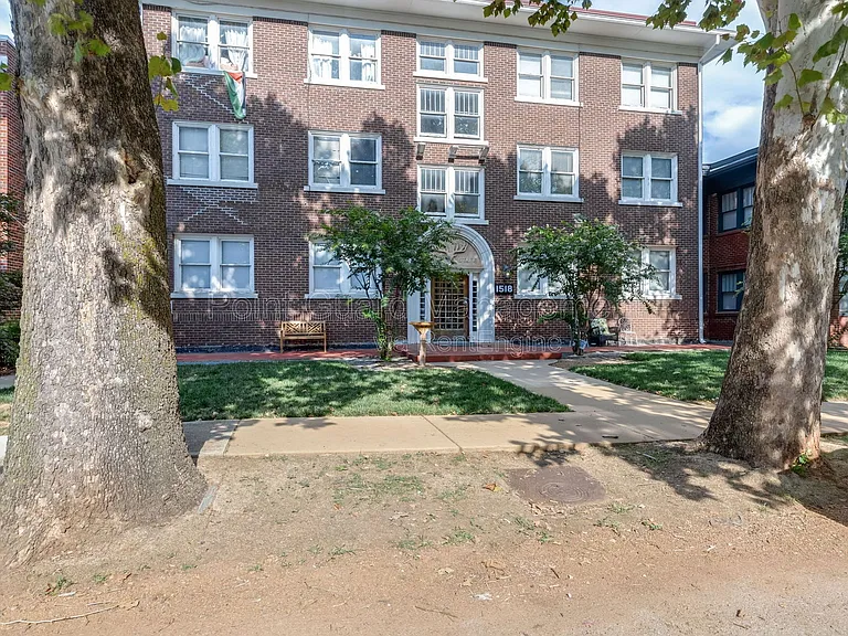 1318 N Robinson Ave — Photo 41