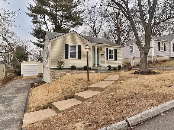 2nd image of 2917 Hilldale Ave