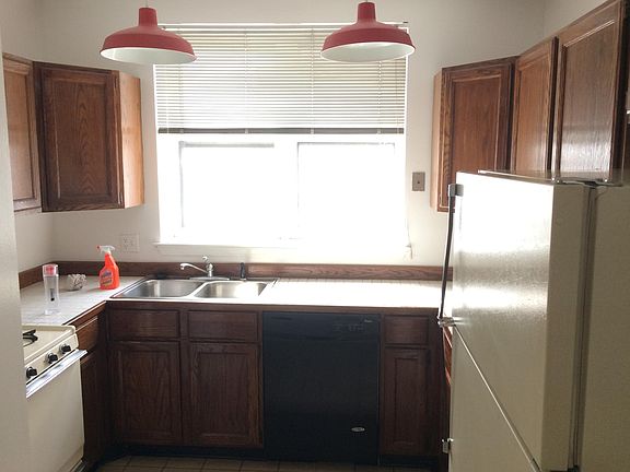 3rd image of 2 W Newport Ave #2