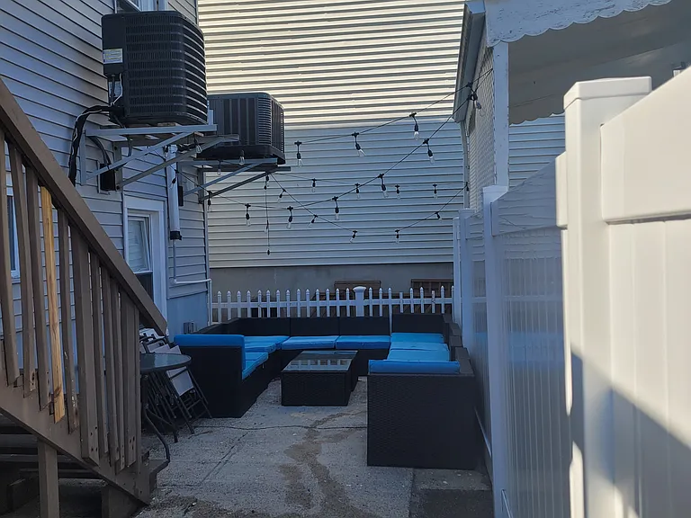105 N Windsor Ave — Photo 19