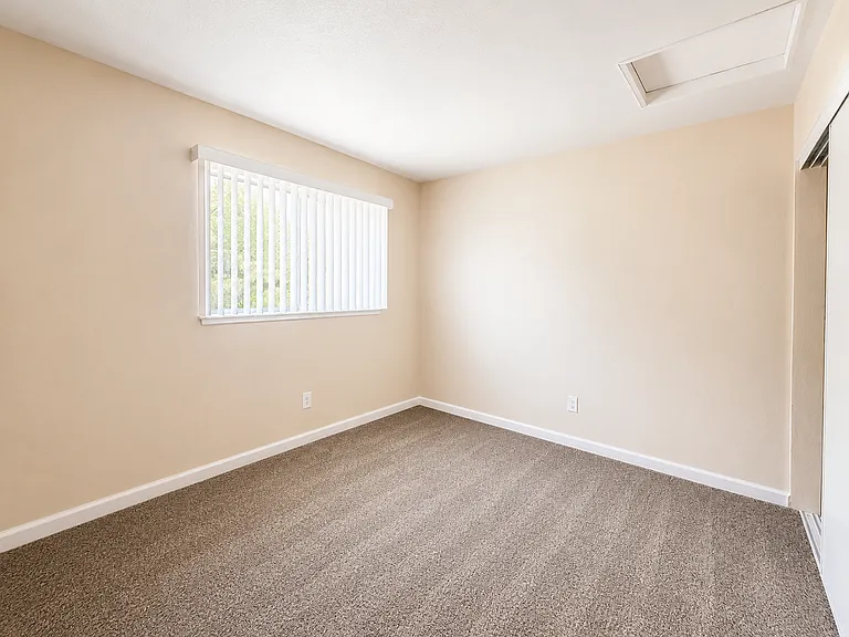 Mountain Vista Apartments — Photo 18